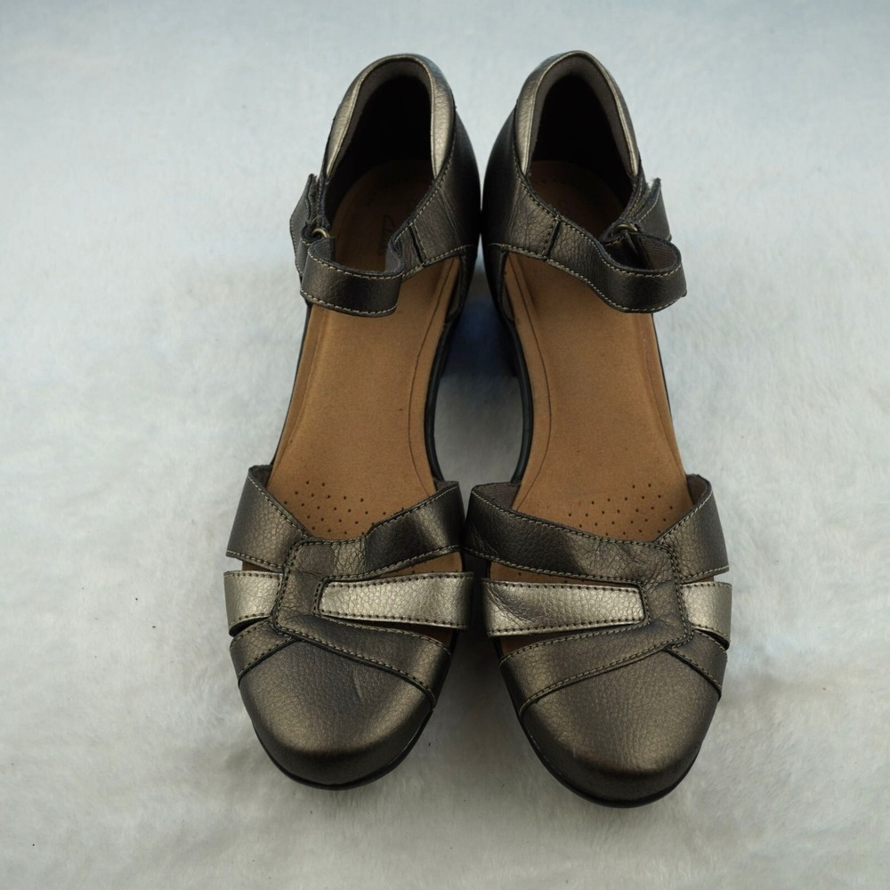 Clarks Emily Daisy Sandals‎ Heels Bronze Ankle Strap Sandals 9.5